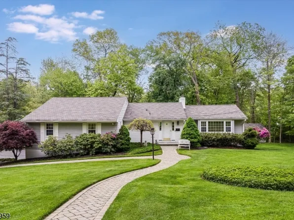 6 Driftway St, Roseland Boro, NJ 07068