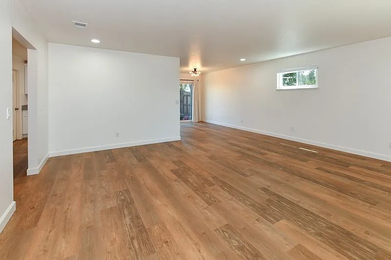 Building Photo - 166 Almond Ave #168