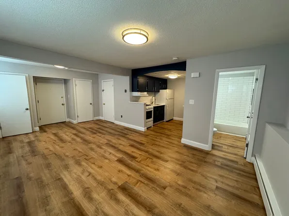 124 Vernon St APT 2, Worcester, MA 01610