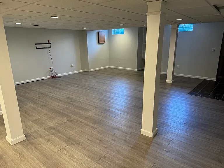 245 South Ln — Photo 22