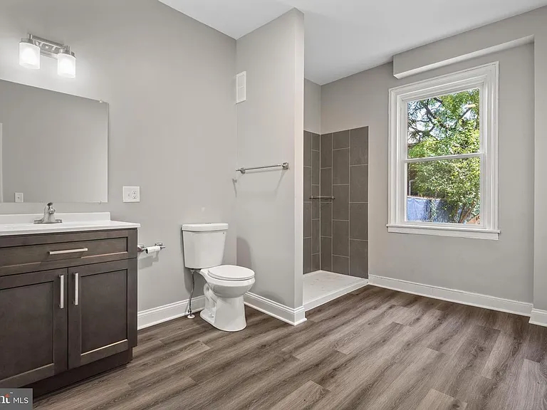 249 North Mulberry Street — Photo 4