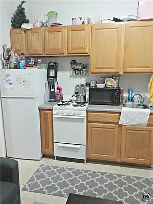 Rented by DSA Realty | media 33
