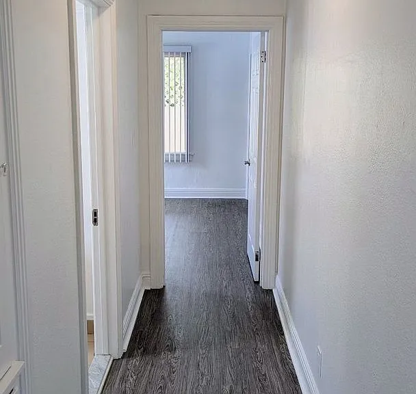 Del Oro Apartments — Photo 6