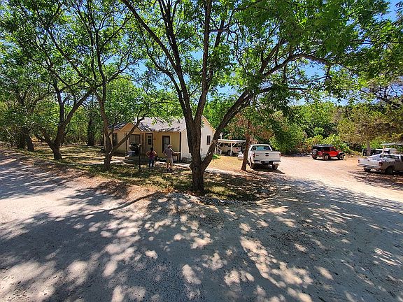 4th image of 235 County Road 1313