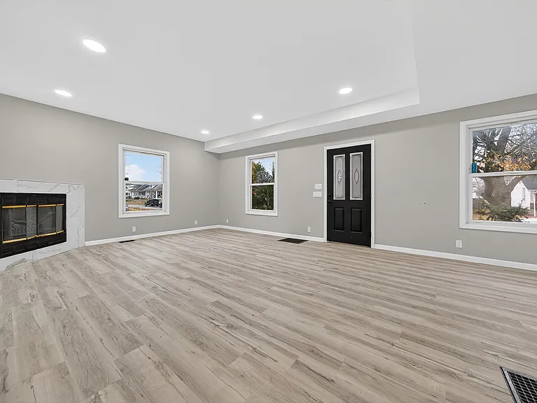 1330 S Buckeye St — Photo 4