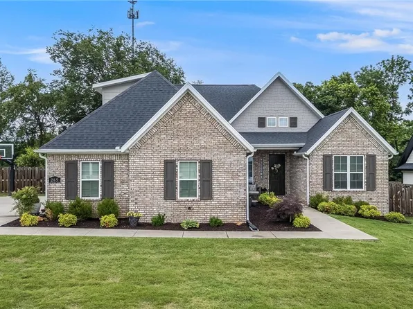 265 Waterfall Ln, Springdale, AR 72762