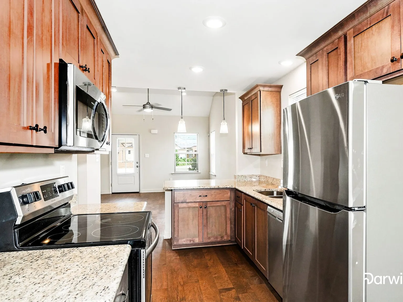 4 bed, 2.5 bath, 1970 sqft, $2,175 — Photo 3