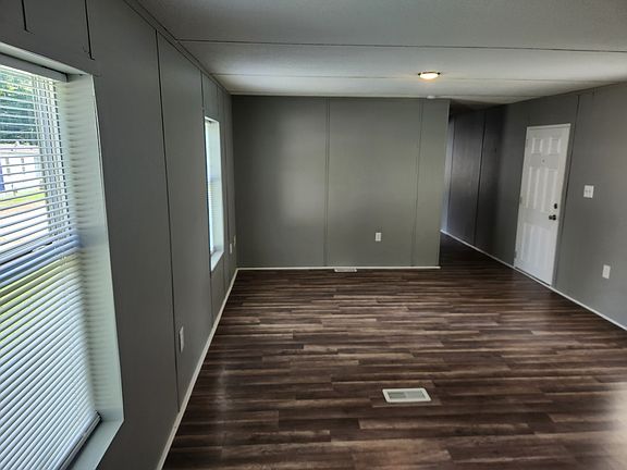 2nd image of 402 Elk Trail Dr