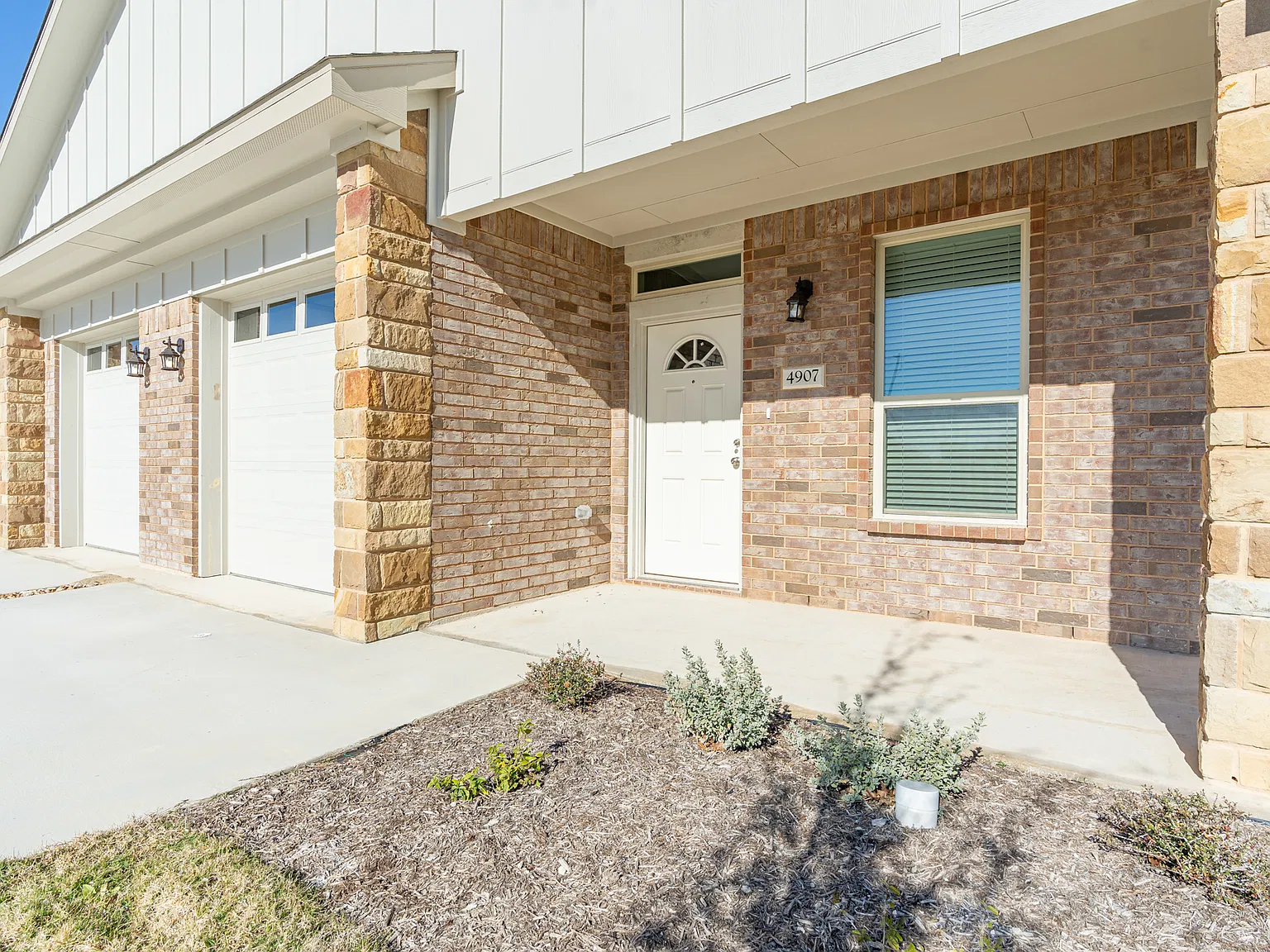 4907 Rose Garden Loop - 1 — Photo 2