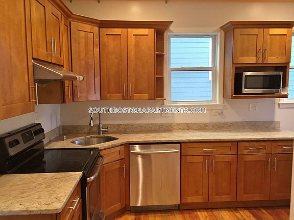 3rd image of 16 Carpenter St #2