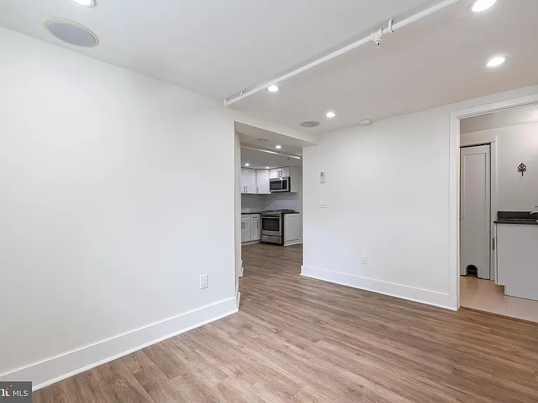 1514 Newton St NW #B2 — Photo 9