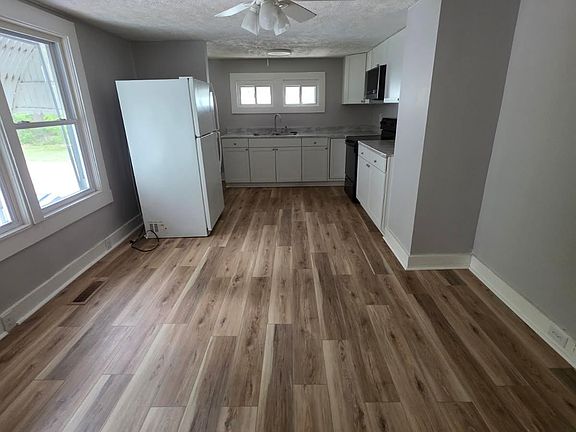 3rd image of 2144 Augusta Rd