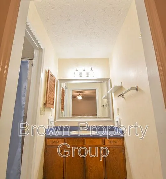 1651 Greenock Ave — Photo 17
