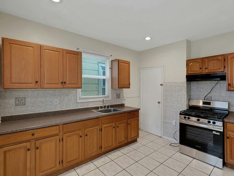 1st image of 496 21st St #2
