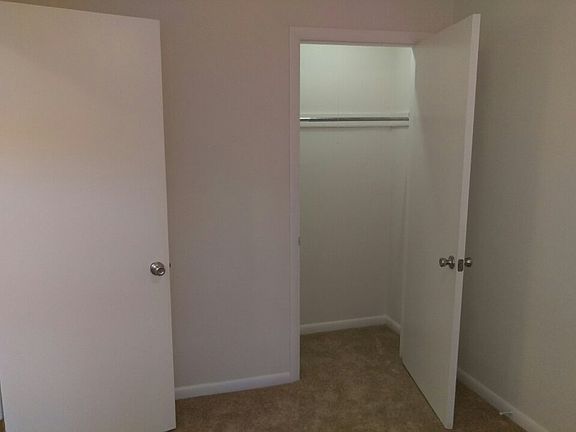 all closets have lights 