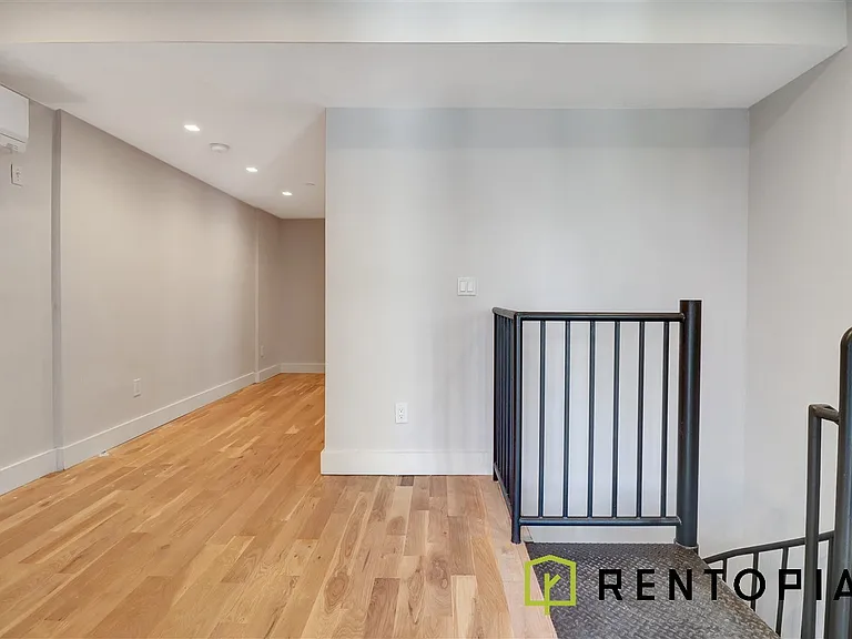 415 Manhattan Ave #5A — Photo 11