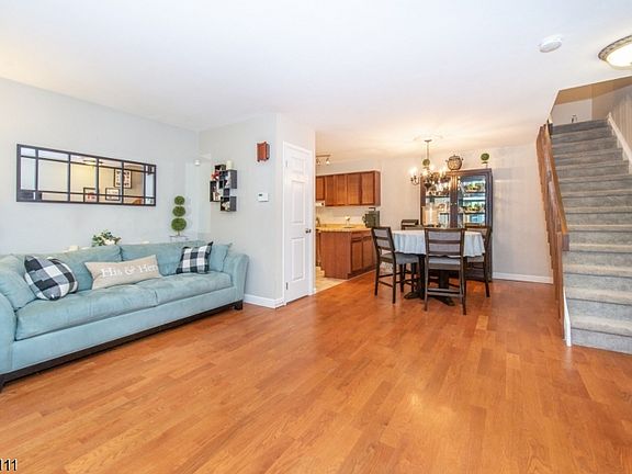 2nd image of 309 Main St Unit 3-18