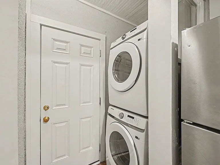 4220 Harrison St — Photo 1