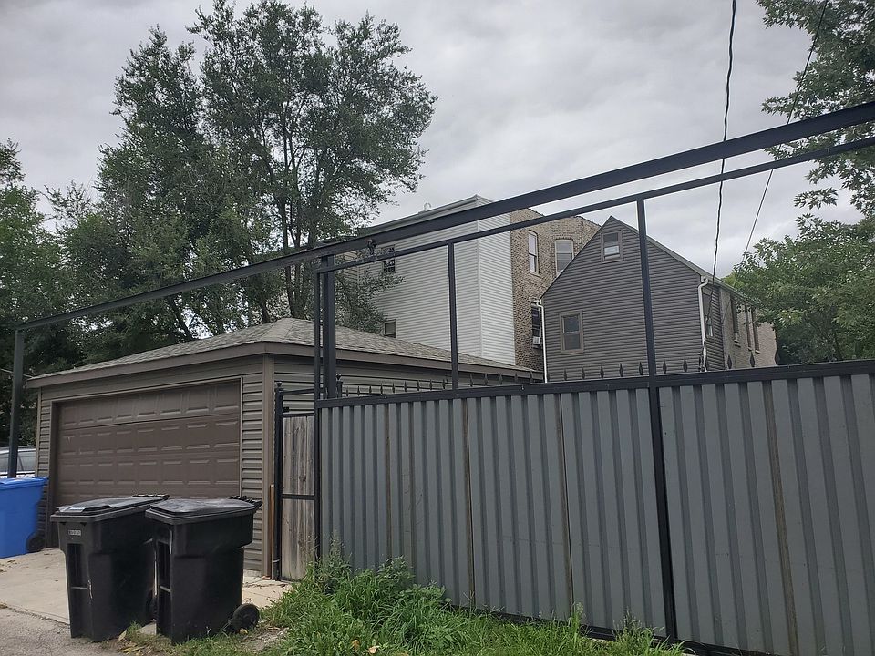 2nd image of 2829 W Polk St