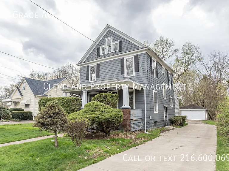 558 Grace Ave — Photo 2