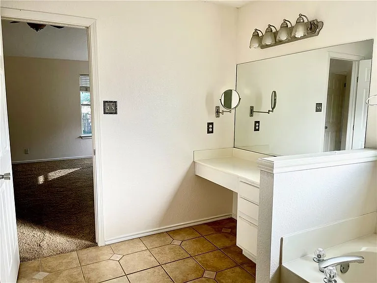 16831 Bailey Jean Dr — Photo 10
