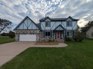 907 W 2nd St, Andover, KS 67002