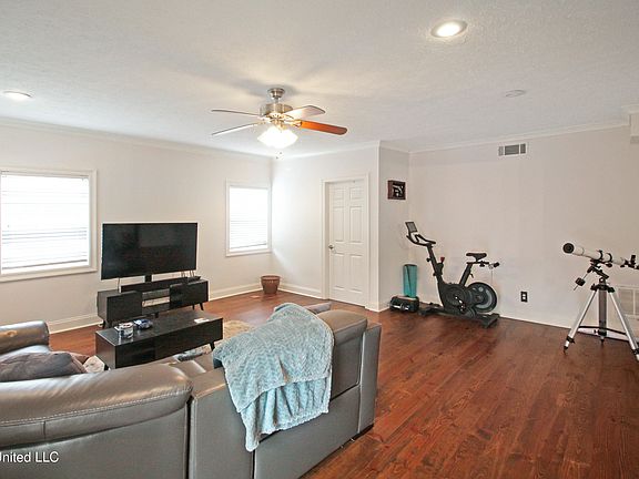 5th image of 1611 Kent Ave