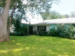 10820 Hammock Dr, Largo, FL 33774