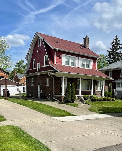 16724 Shaftsbury Ave — Photo 1