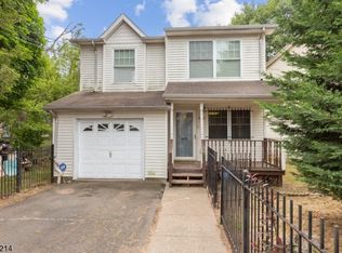 625-627 18th Ave, Newark, NJ 07103