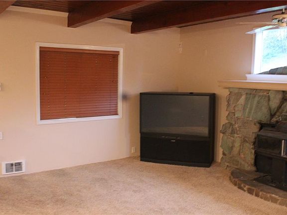 4th image of 4324 172nd St SW