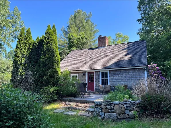 343 Beacon Dr, North Kingstown, RI 02852