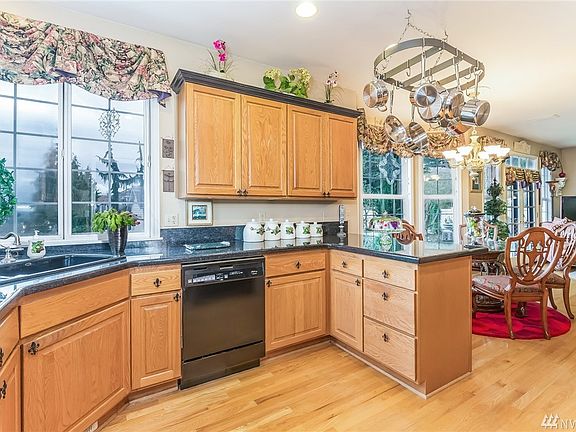 3rd image of 3530 46th St NE