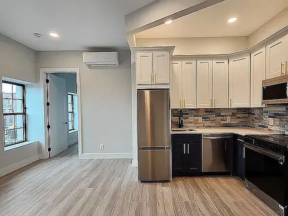 4th image of 32-62 83rd St #3Z