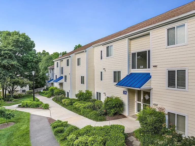 West Woods Apartments — Photo 19