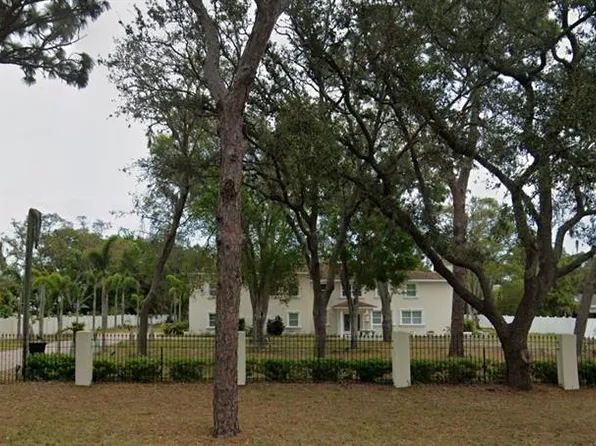 9725 131st St, Seminole, FL 33776