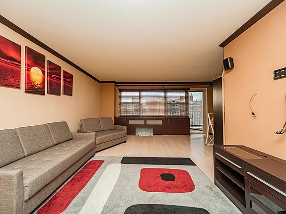 2nd image of 2925 W 5th St APT 21