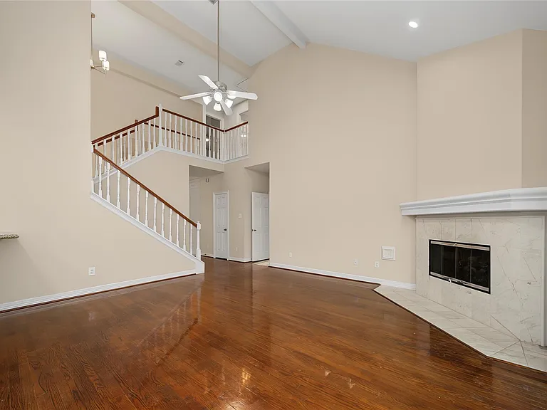 14135 Swallowfield Dr — Photo 22
