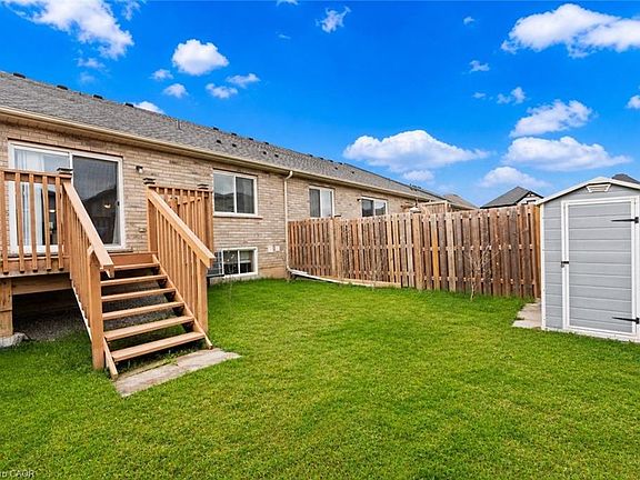 3rd image of 127 Acacia Rd