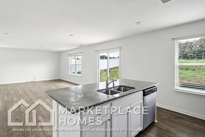 1208 Cole Dr — Photo 9