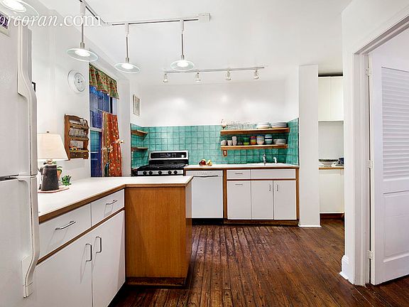 5th image of 54 Morningside Dr APT 1