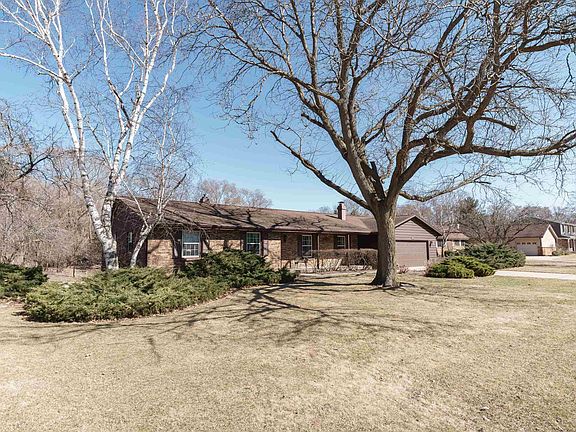 2nd image of 726 Somerset Dr
