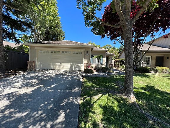 2nd image of 2475 Serenata Way