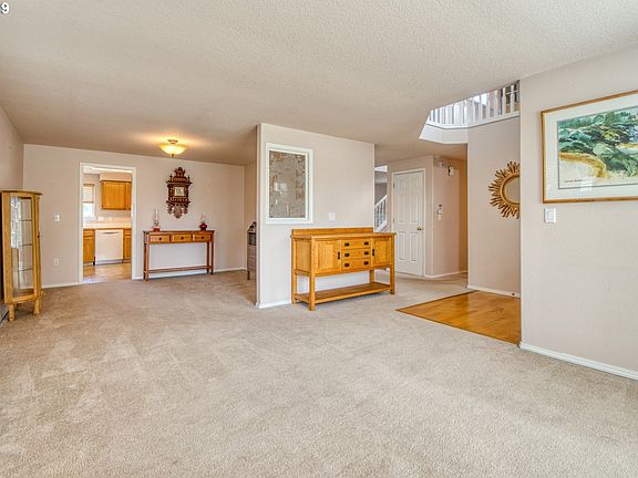 4th image of 3816 NE 41st Ct