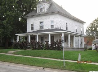 304 S Main St, Maquoketa, IA 52060