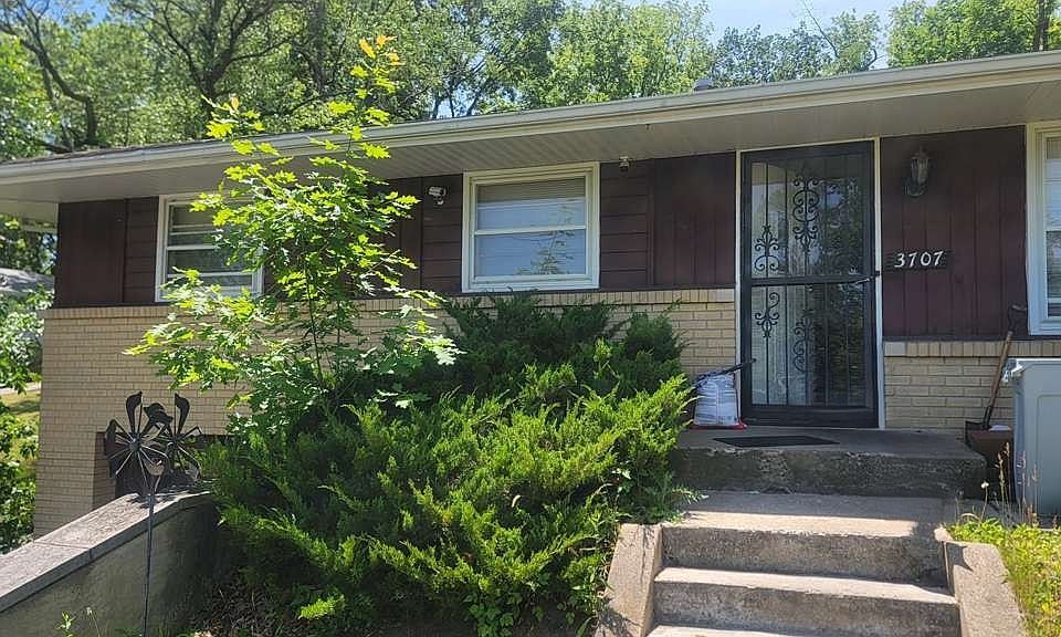 1st image of 3707 Oak Grove Ave