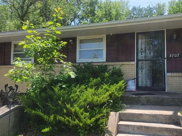 3707 Oak Grove Ave, Rockford, IL 61108