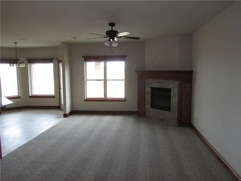 1529 SE 6th St — Photo 4