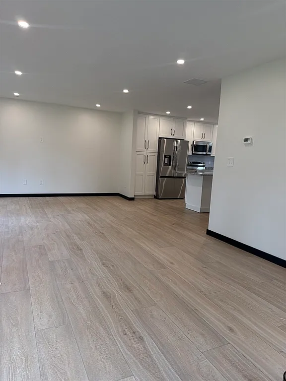 3 bed, 3.0 bath, 1730 sqft, $3,500 — Photo 4