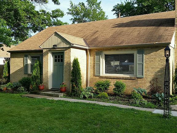 2nd image of 25561 1st St